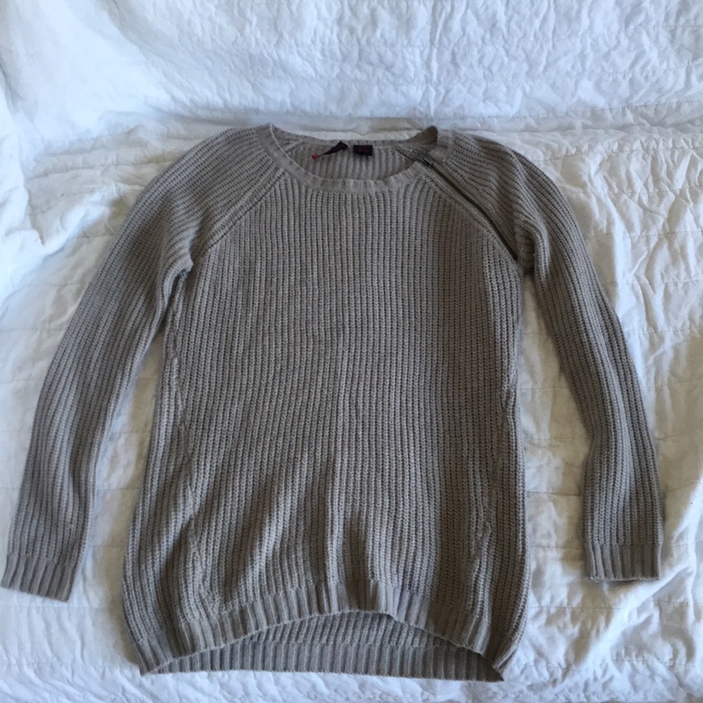 Zipper detail sweater